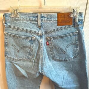 Levi’s straight leg jeans, size 25